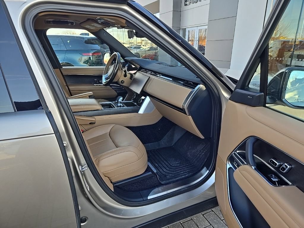 Certified 2023 Land Rover Range Rover SE image 20