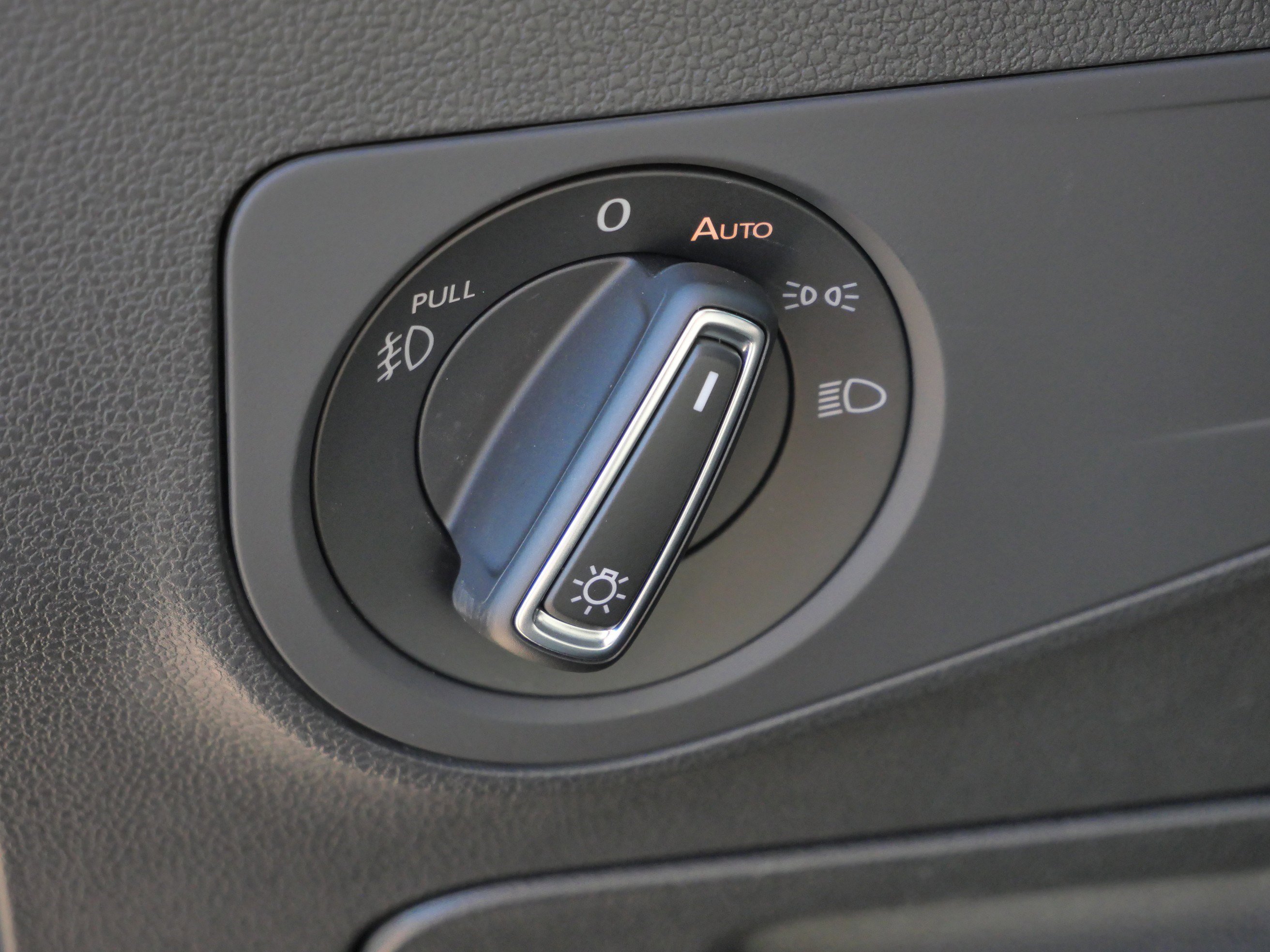 Used 2019 Volkswagen Tiguan SEL image 21