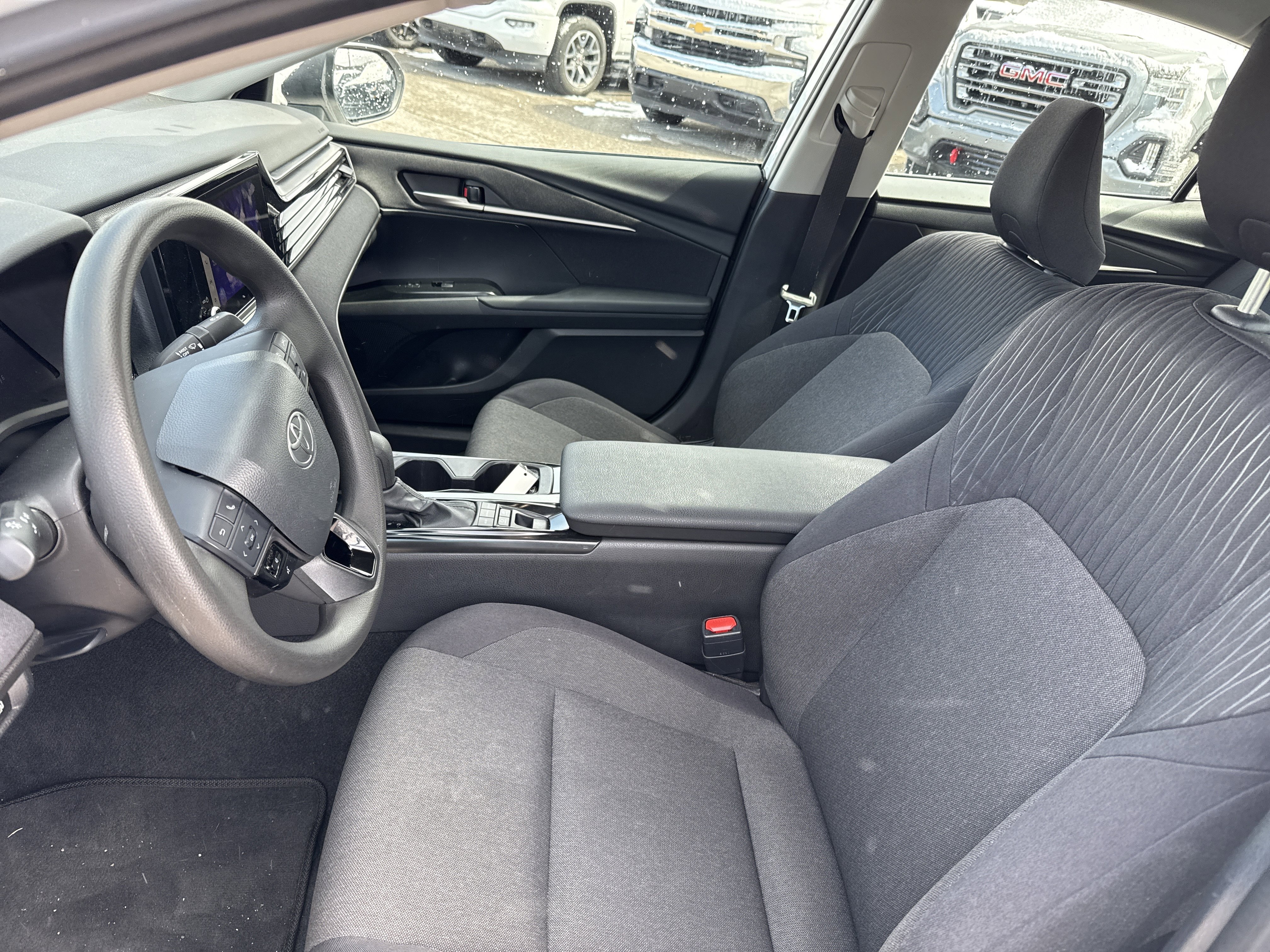 Used 2025 Toyota Camry LE FWD image 12