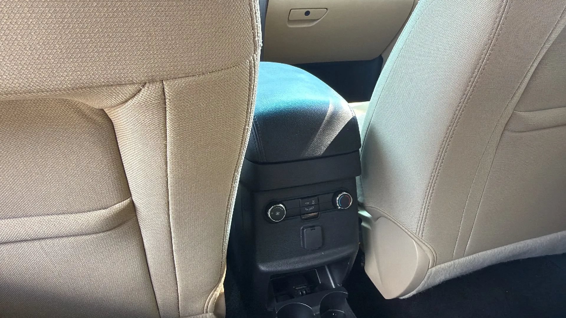 Used 2016 Ford Explorer XLT AWD/4WD image 18