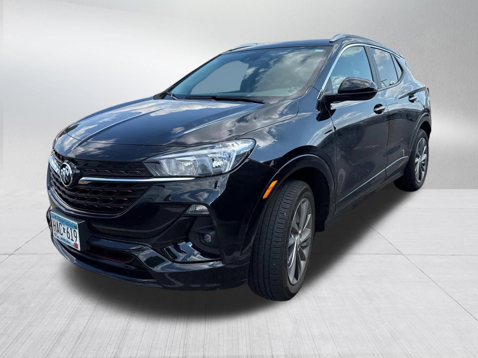 Used 2023 Buick Encore GX Select w/ Sport Touring Package image 2