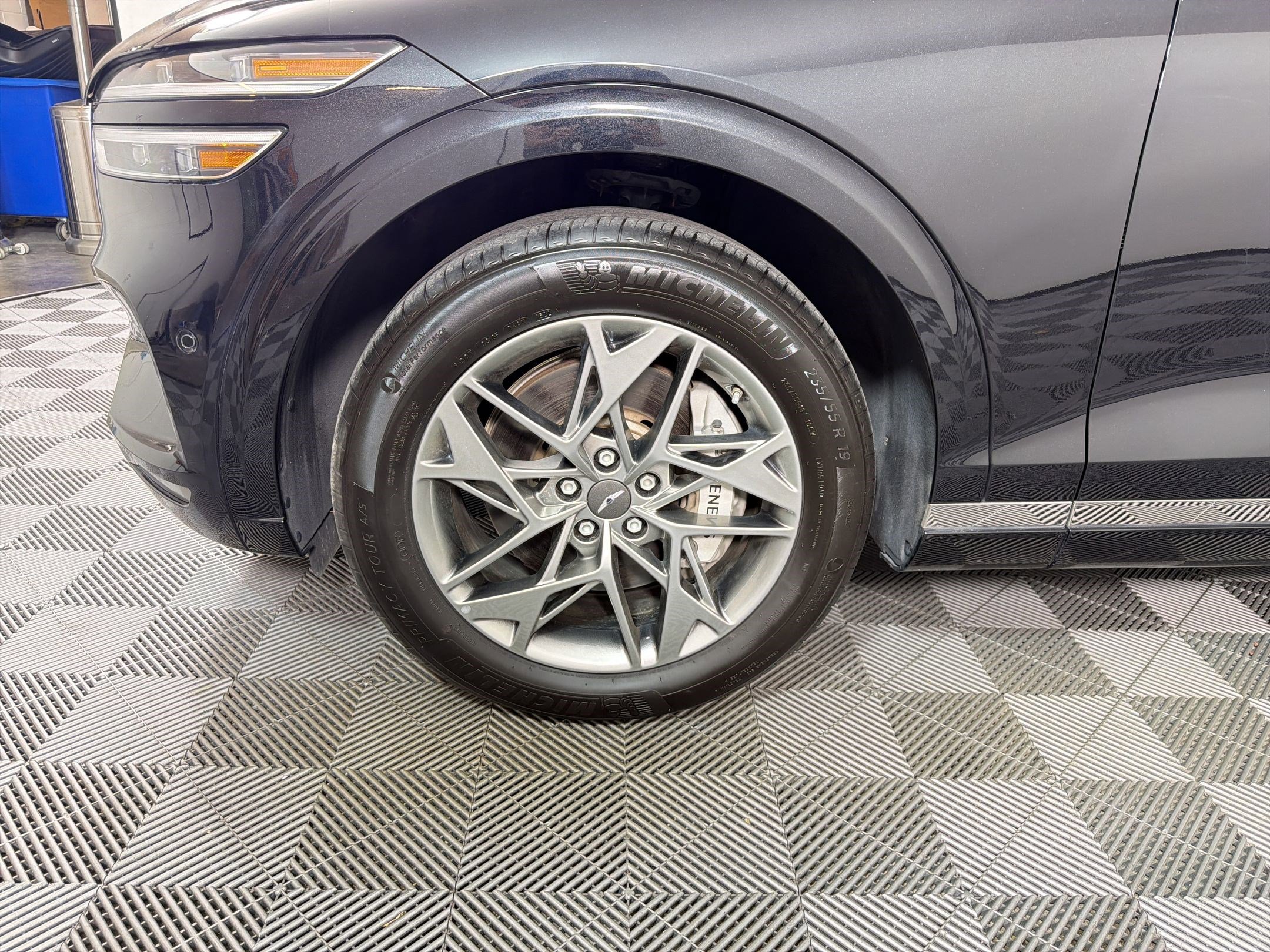 Used 2023 Genesis GV70 2.5T w/ Advanced Package AWD/4WD image 11