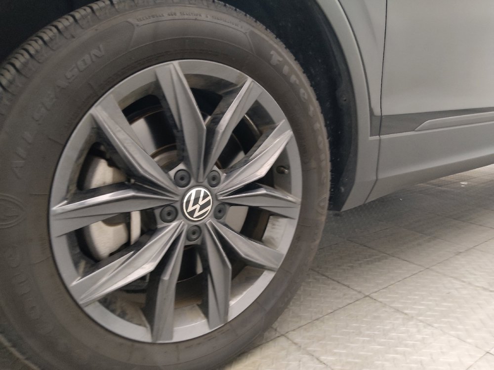 Used 2023 Volkswagen Tiguan SE FWD image 31
