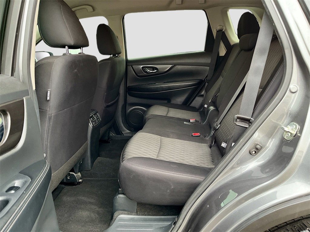 Used 2020 Nissan Rogue SV w/ Premium Package image 25