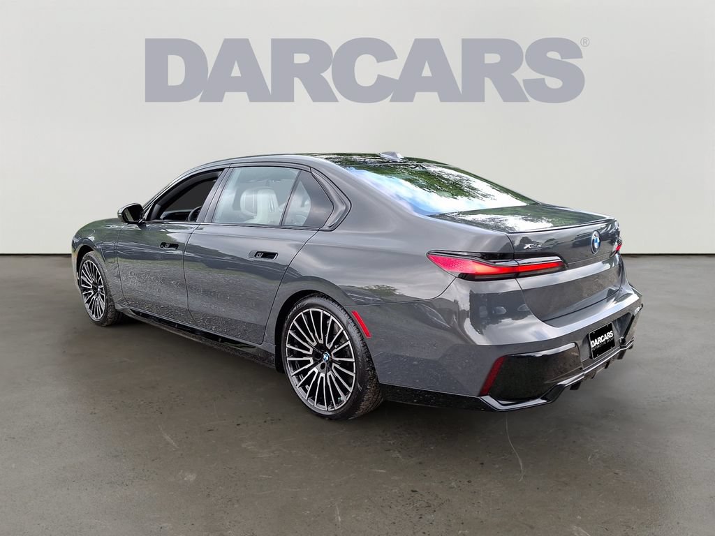 Used 2025 BMW 750e xDrive w/ Executive Package AWD/4WD image 5