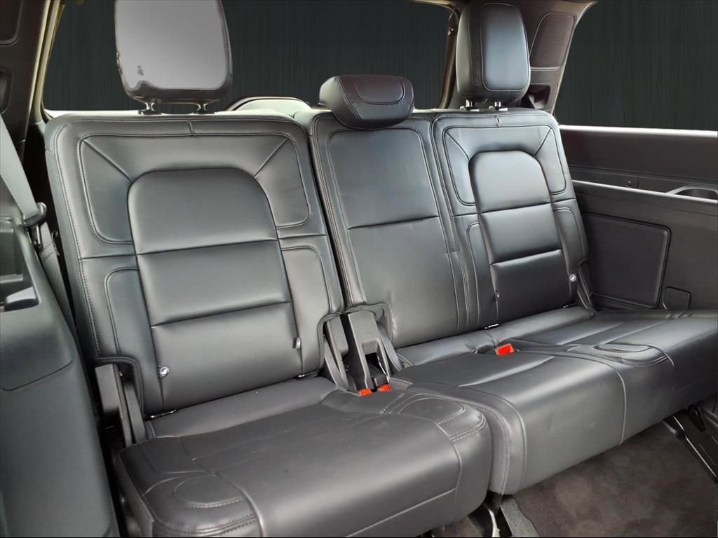 Used 2024 Lincoln Navigator Reserve image 16