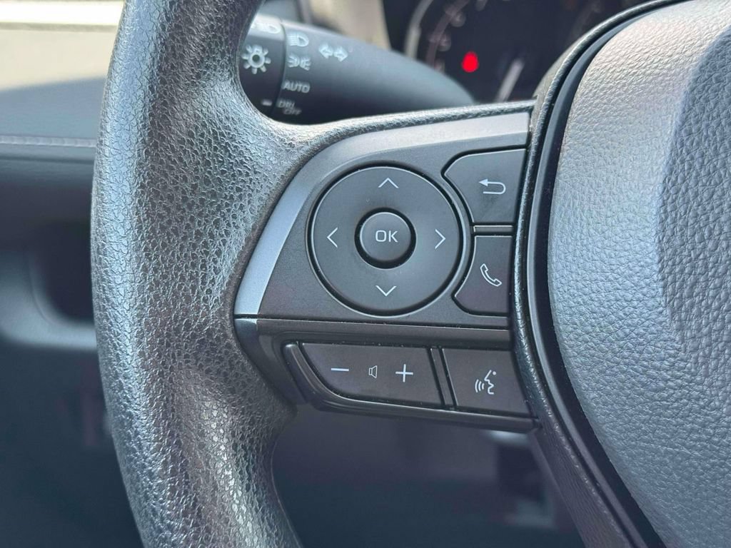 Used 2025 Toyota RAV4 XLE AWD/4WD image 24