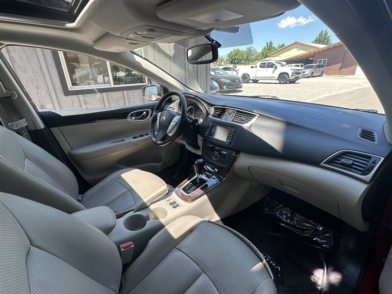 Used 2015 Nissan Sentra SL w/ SL Premium Package FWD image 11