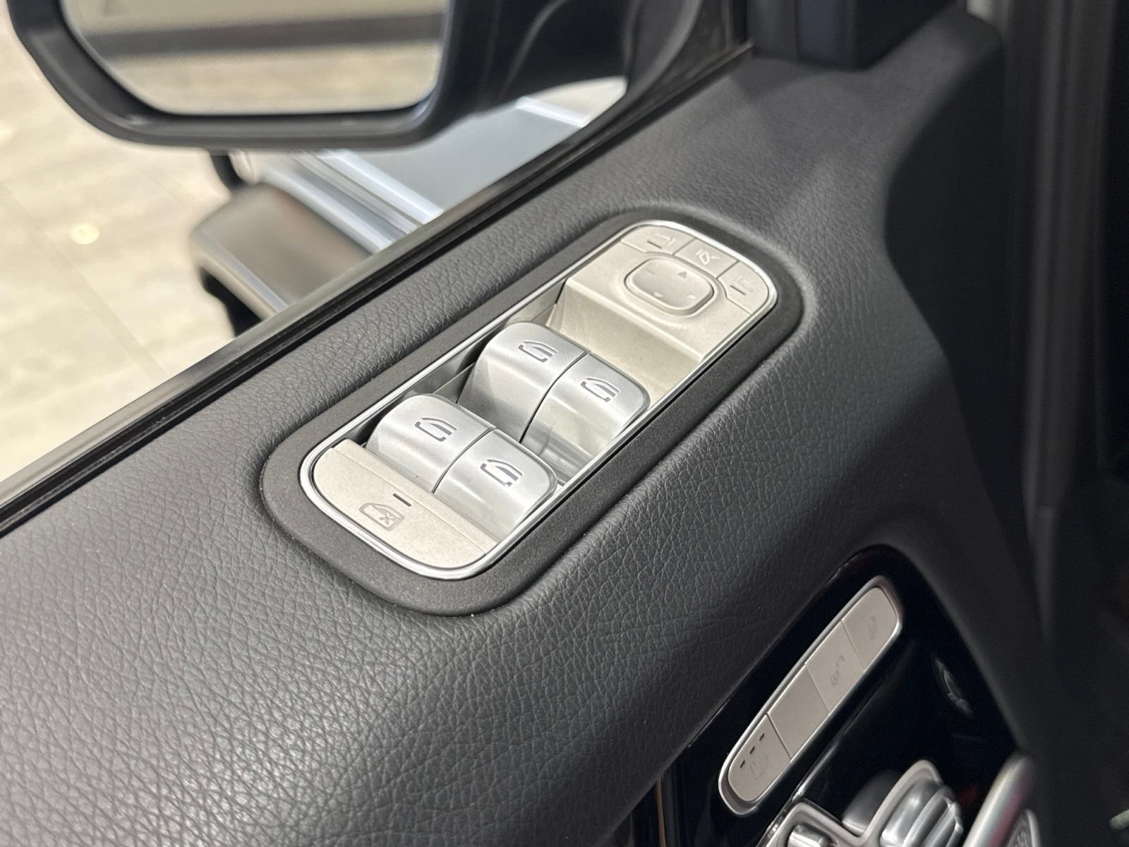 Used 2022 Mercedes-Benz G 550 image 19