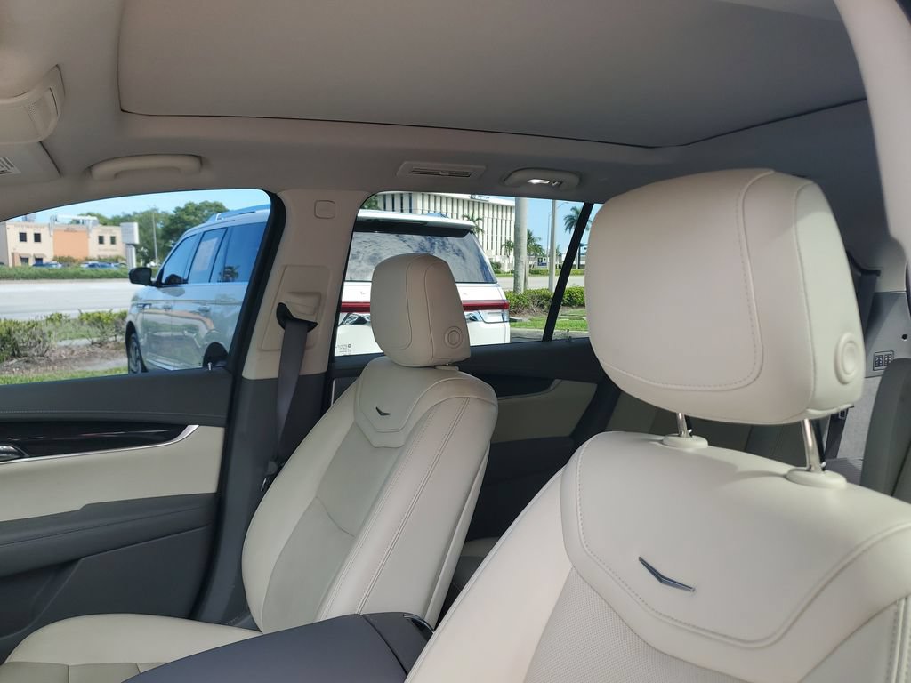 Certified 2023 Cadillac XT6 Premium Luxury w/ Technology Package FWD image 21