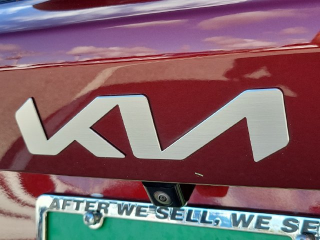 Used 2025 Kia Sorento LX FWD image 8