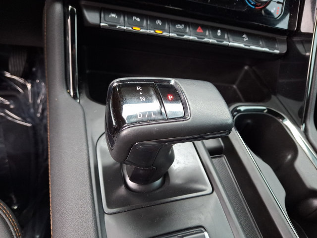 Used 2025 GMC Sierra 1500 AT4 w/ AT4 Premium Package AWD/4WD image 15