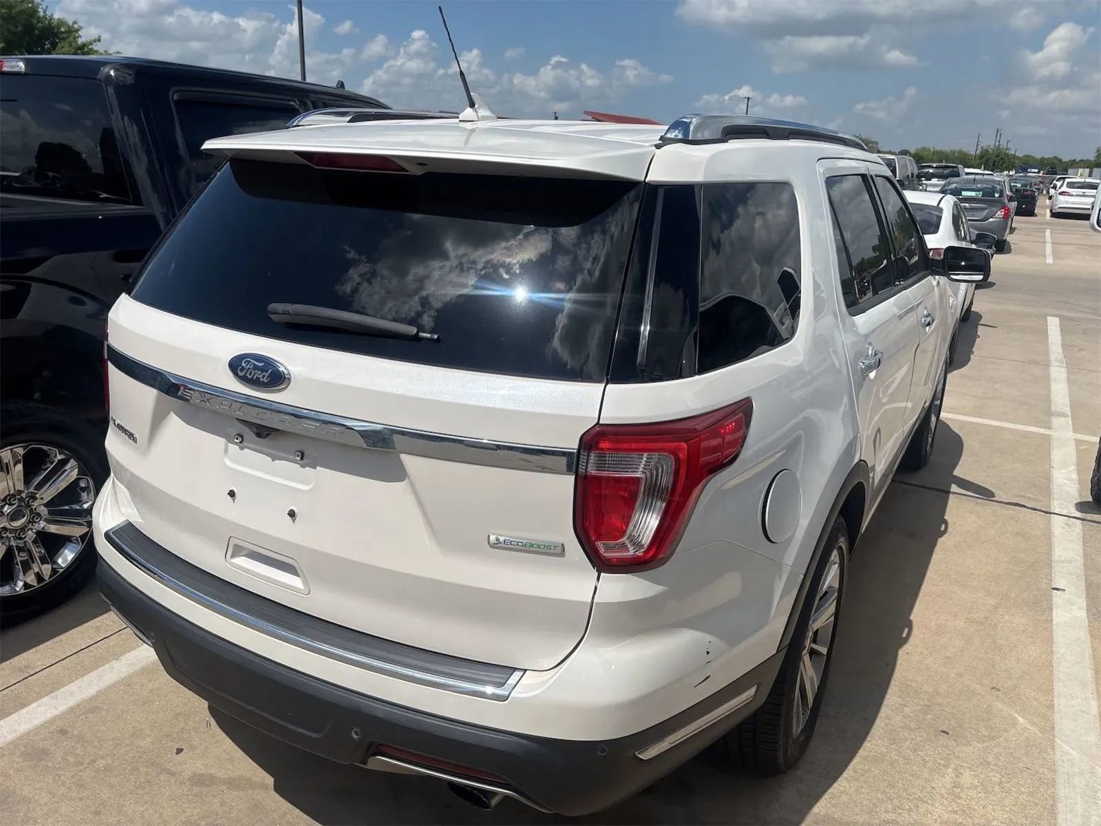 Used 2019 Ford Explorer Limited image 3