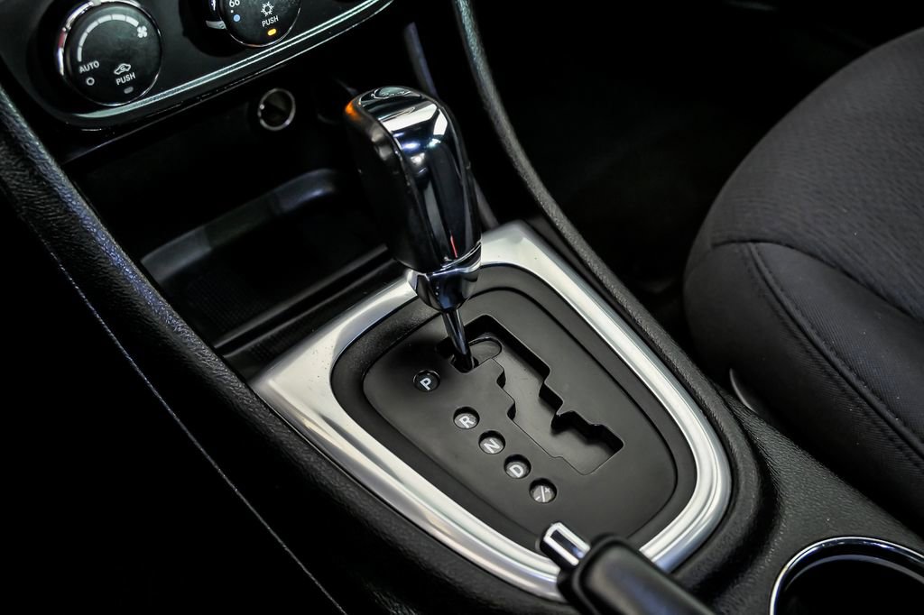 Used 2013 Chrysler 200 Touring FWD image 21