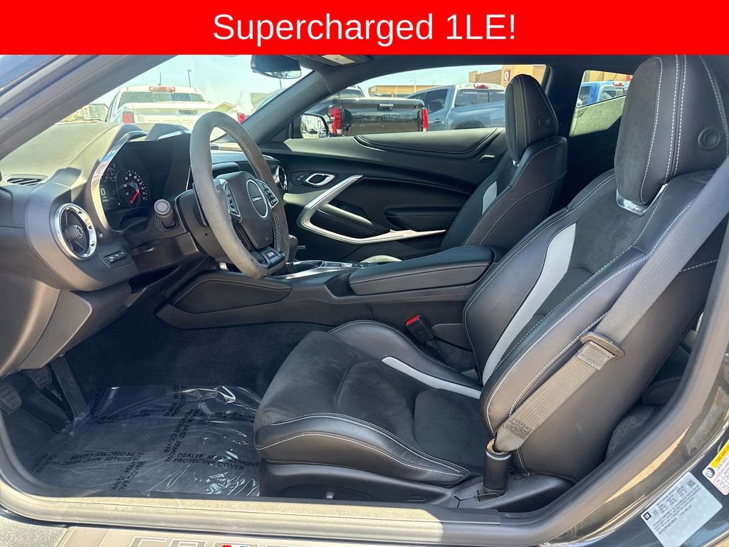 Used 2018 Chevrolet Camaro SS RWD image 9