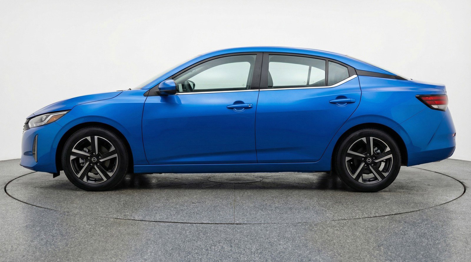 Used 2025 Nissan Sentra SV image 5