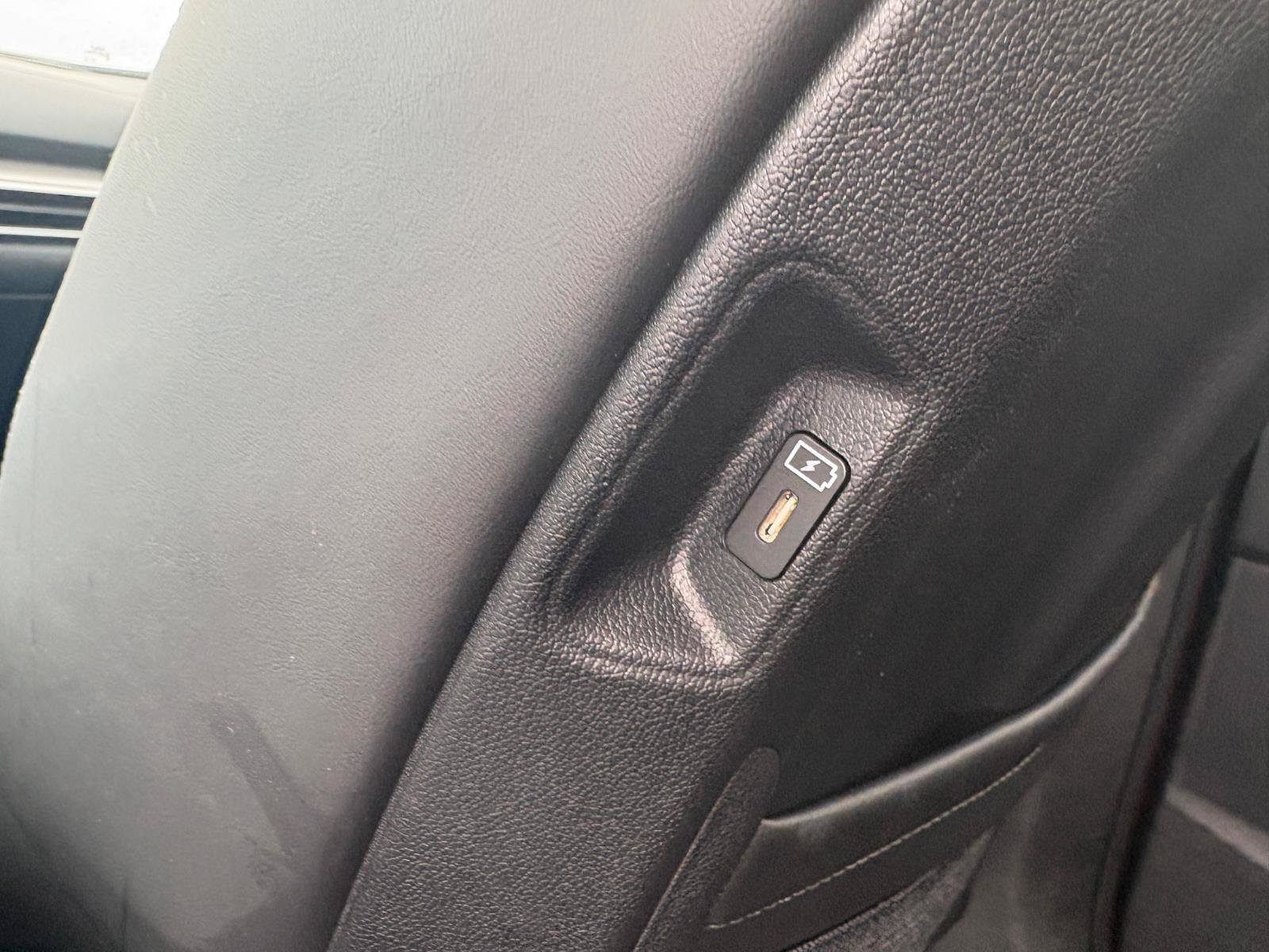 Used 2025 Kia Sorento EX w/ Panoramic Sunroof Package FWD image 21