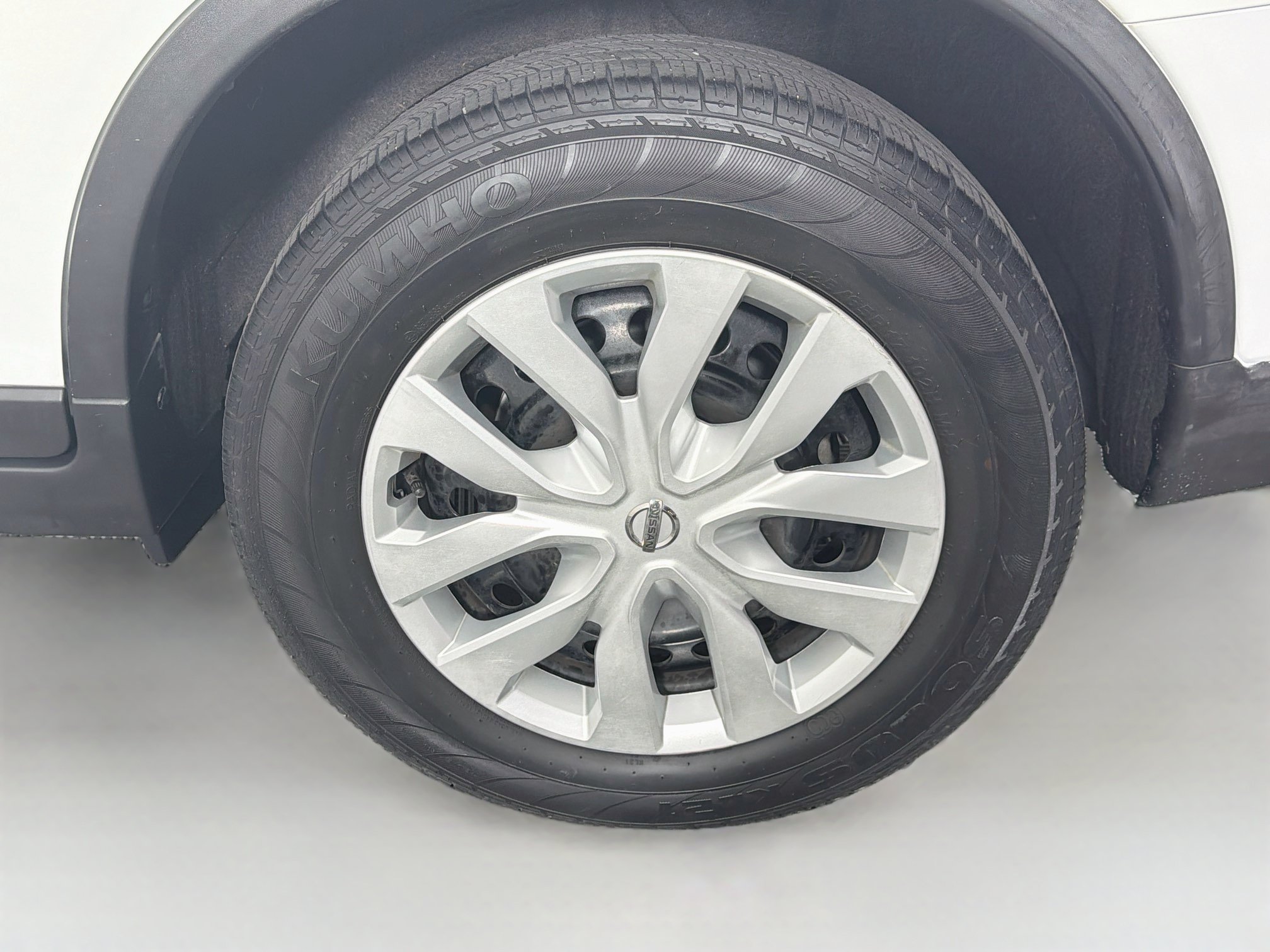Used 2018 Nissan Rogue S FWD image 11