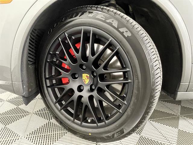 Used 2017 Porsche Cayenne GTS AWD/4WD image 9