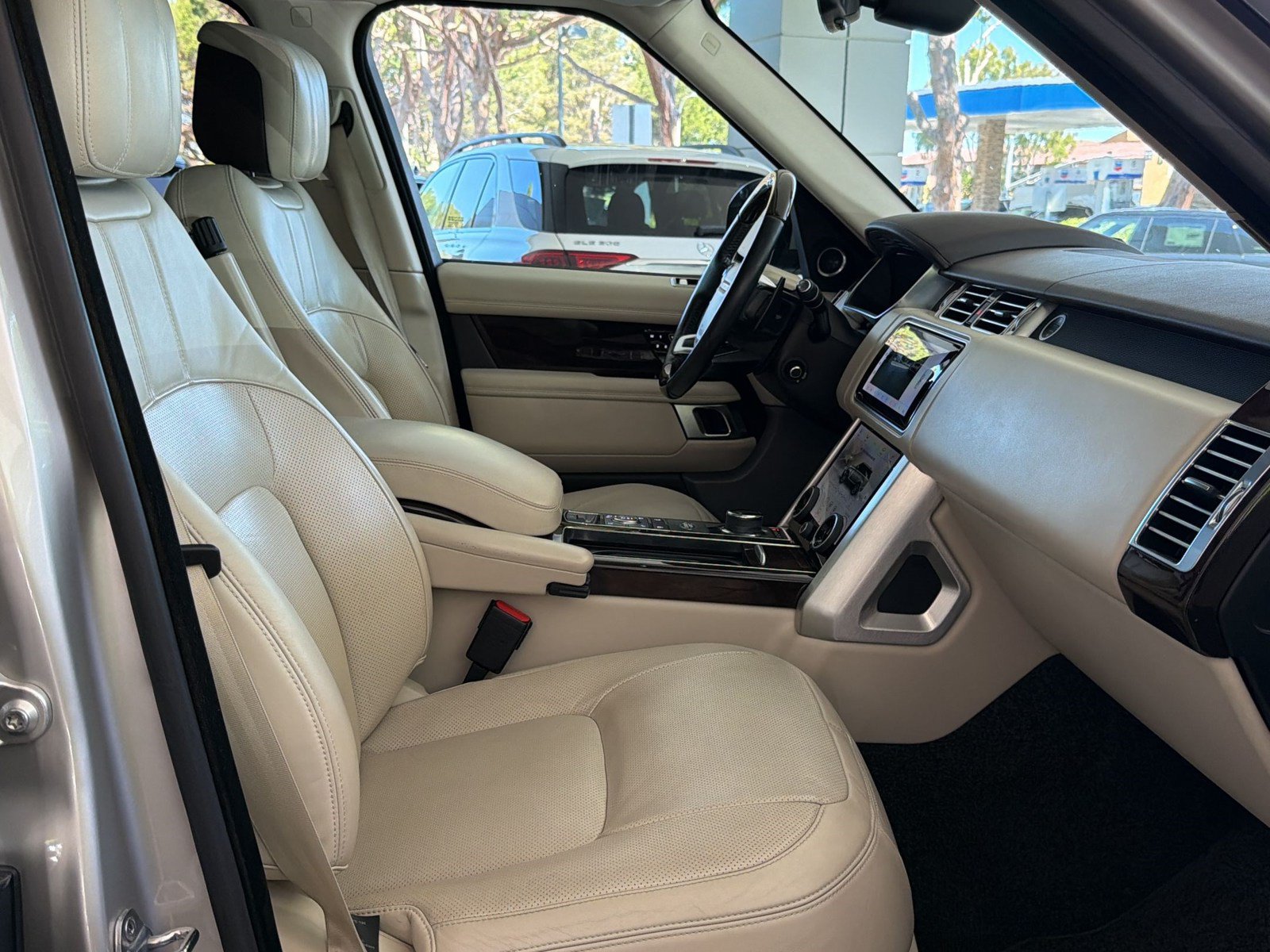 Used 2018 Land Rover Range Rover HSE AWD/4WD image 25