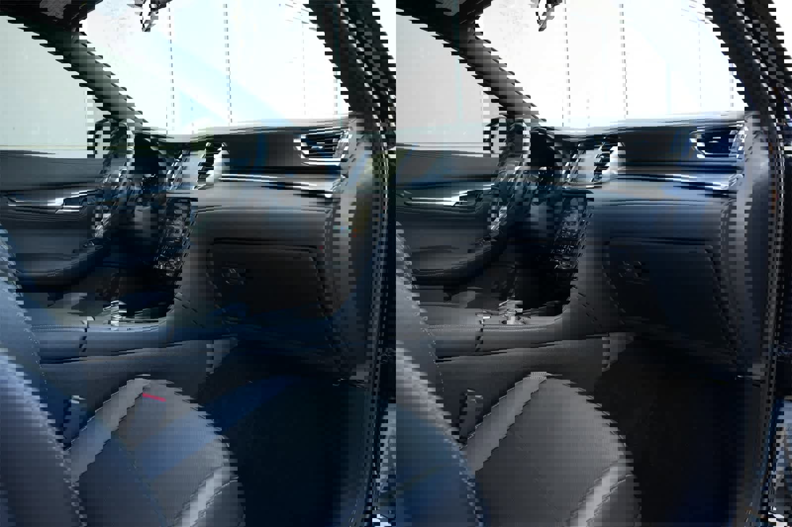 Used 2024 INFINITI QX55 Essential w/ Accent Package image 22