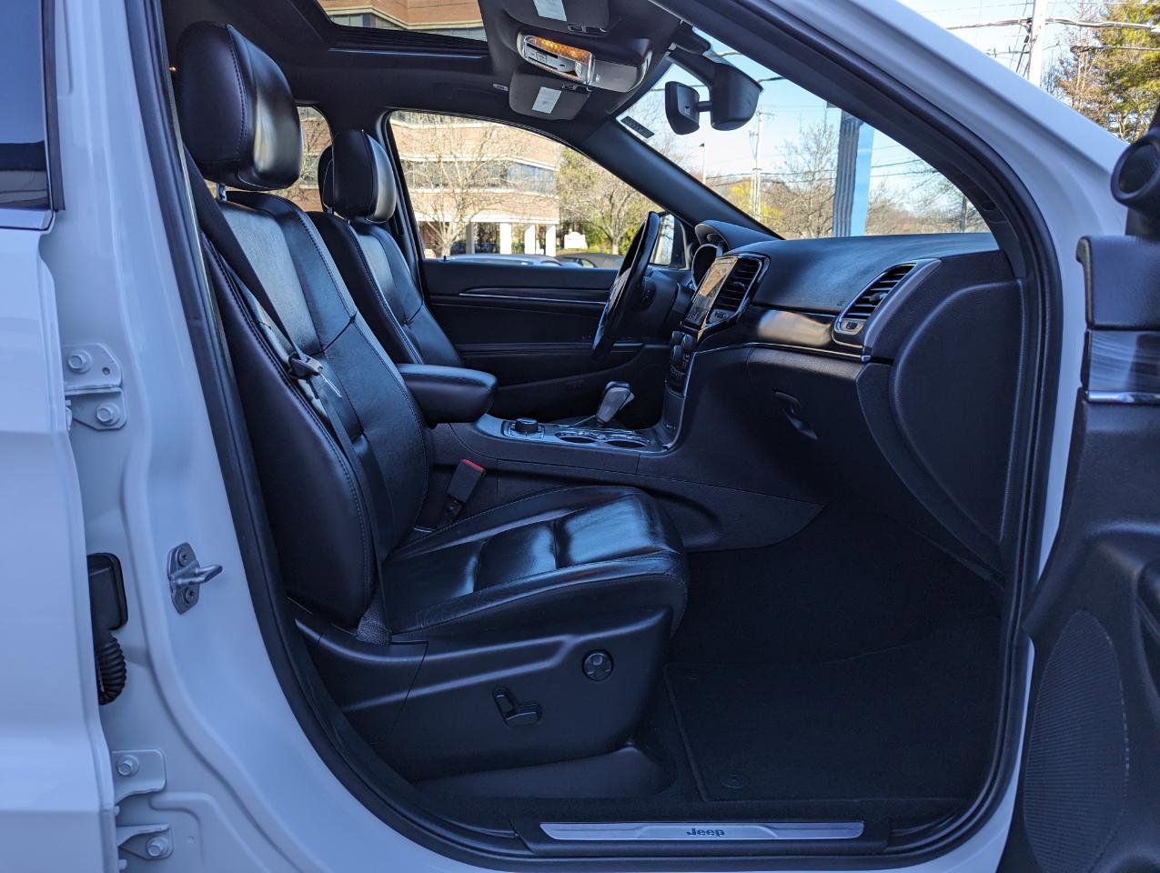 Used 2019 Jeep Grand Cherokee Limited AWD/4WD image 31