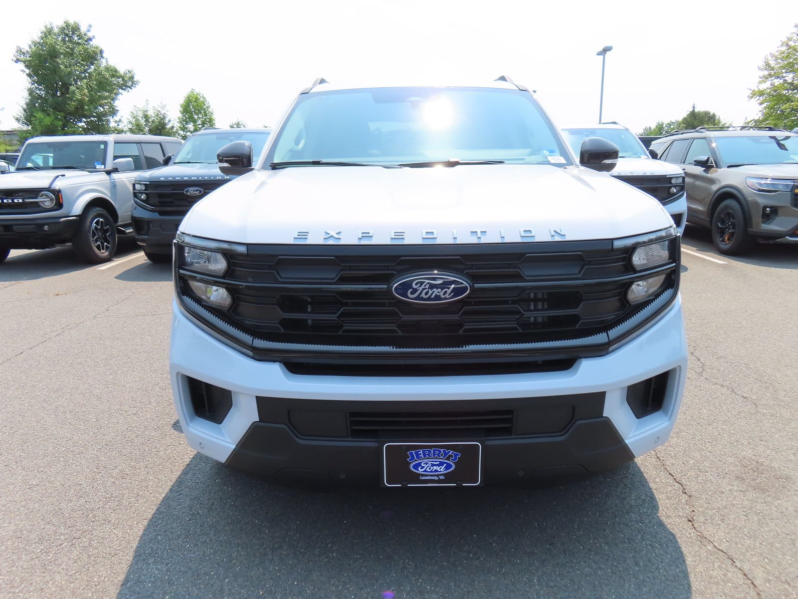 New 2026 Ford Expedition Active AWD/4WD image 2