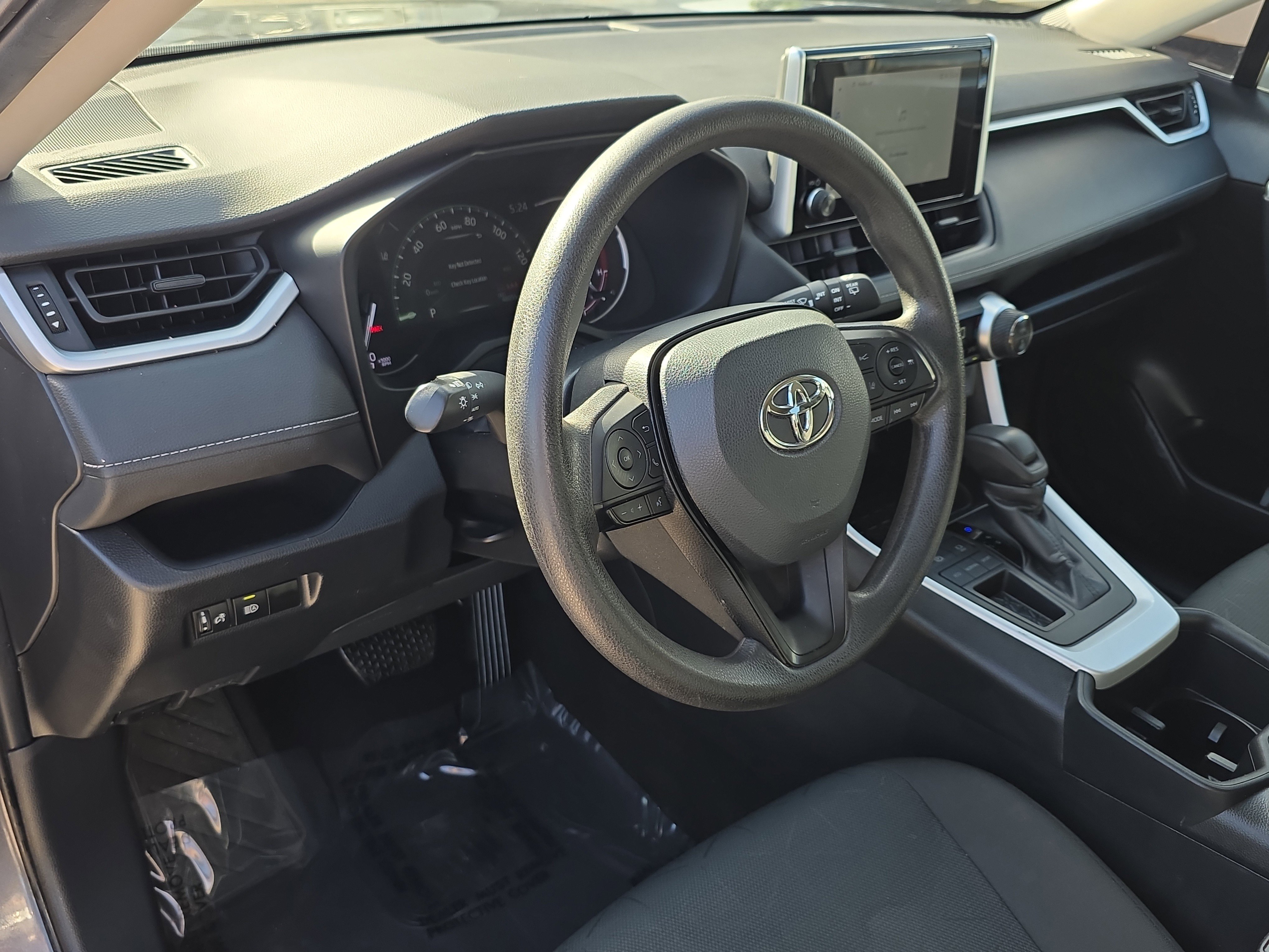 Used 2024 Toyota RAV4 XLE image 26