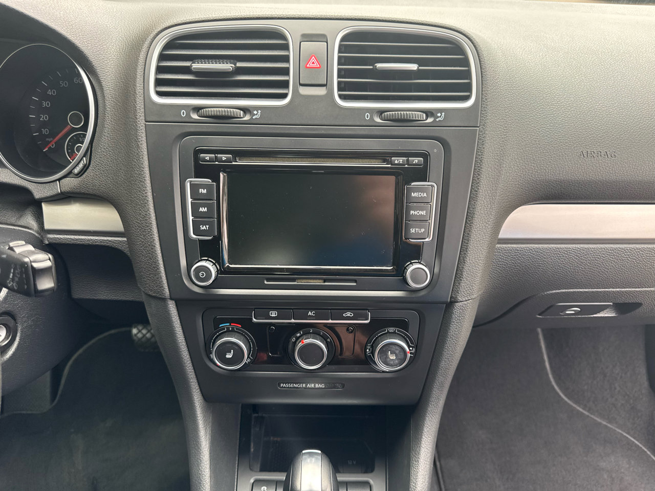 Used 2012 Volkswagen Golf 2-Door image 10