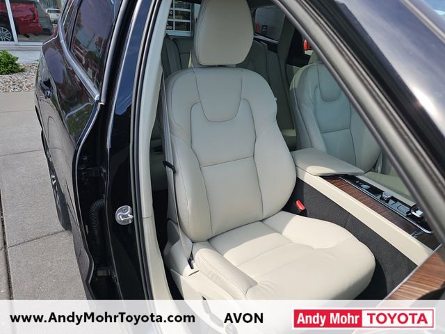 Used 2022 Volvo XC60 B5 Momentum w/ Climate Package AWD/4WD image 36