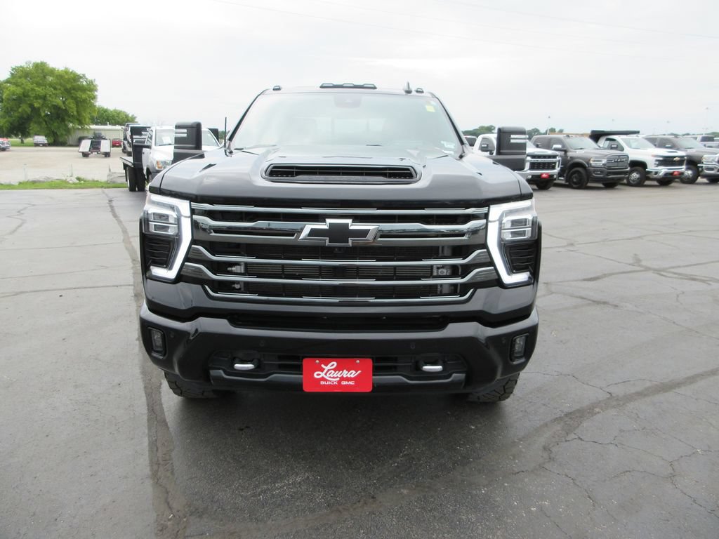 Used 2024 Chevrolet Silverado 2500 High Country w/ High Country Premium Package AWD/4WD image 12