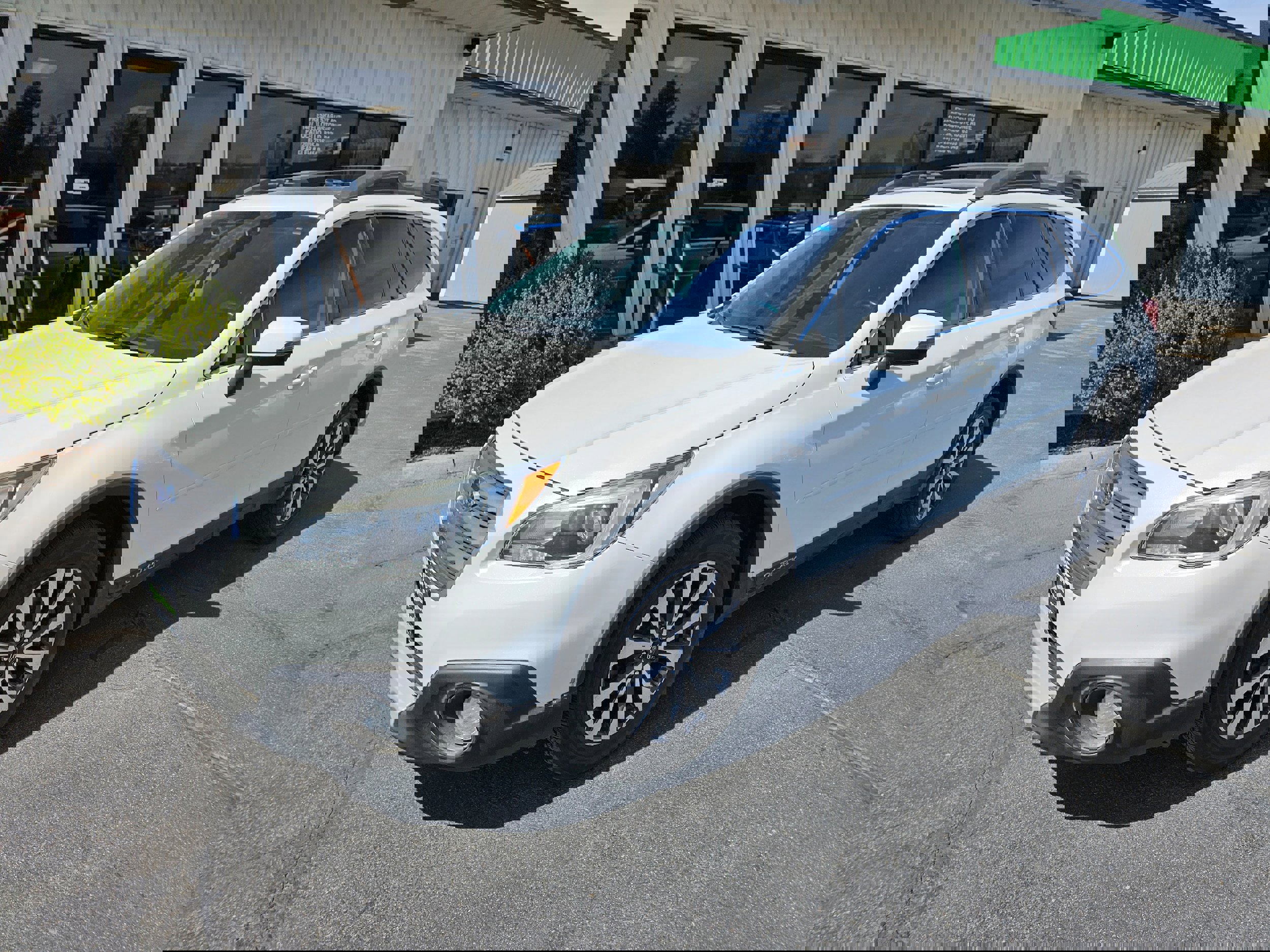 Used 2015 Subaru Outback 3.6R Limited image 2