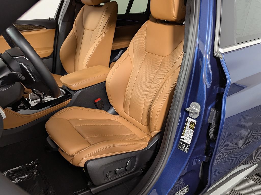 Used 2025 BMW X4 xDrive30i AWD/4WD image 18