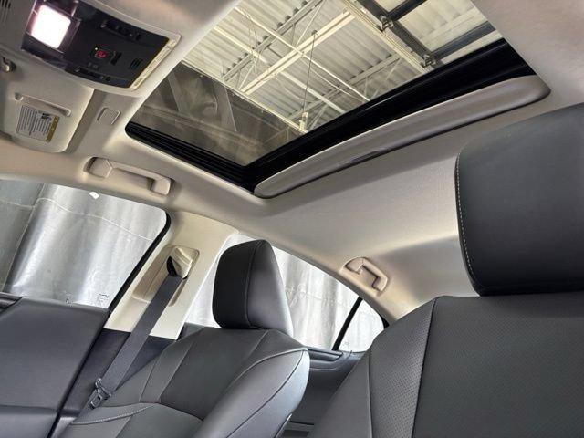 Used 2025 Lexus ES 300h F Sport w/ Accessory Package (Z1) FWD image 23