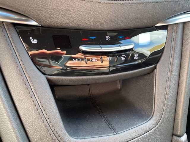 Used 2025 Cadillac XT6 Luxury w/ LPO, Floor Liner Package AWD/4WD image 39
