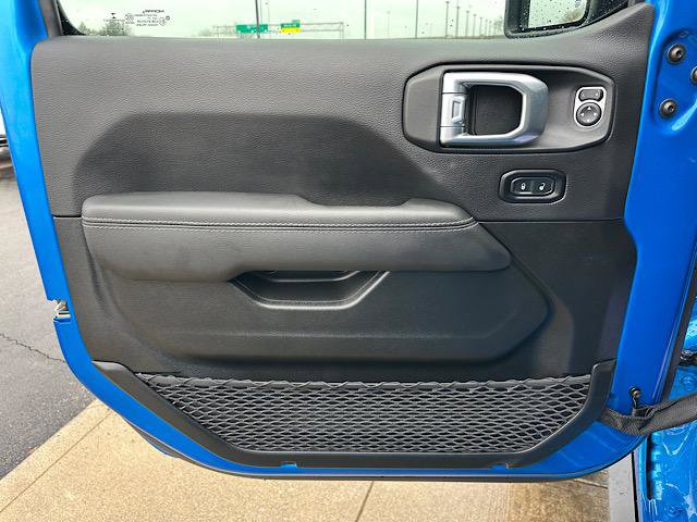 Used 2022 Jeep Wrangler Unlimited Sahara w/ Cold Weather Group image 16