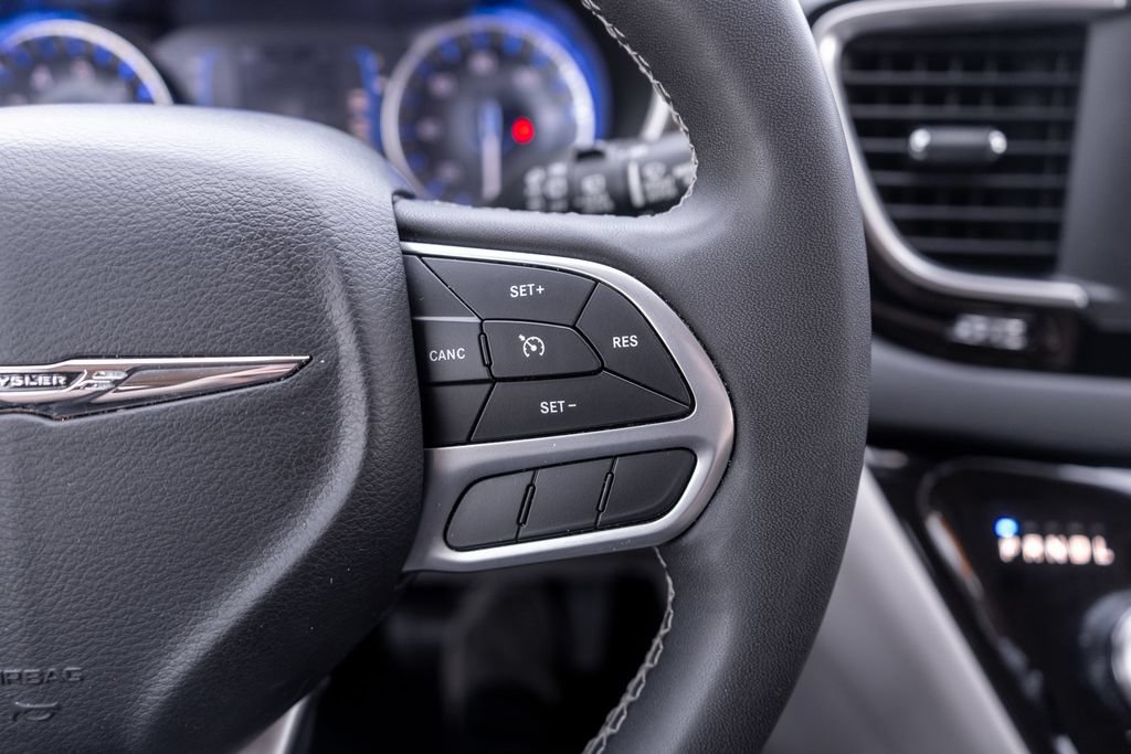 Used 2023 Chrysler Voyager LX FWD image 24