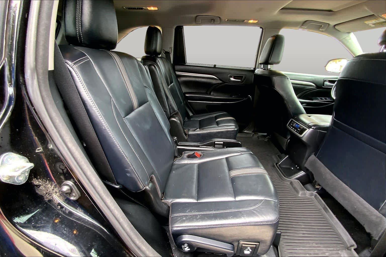 Used 2018 Toyota Highlander SE AWD/4WD image 20