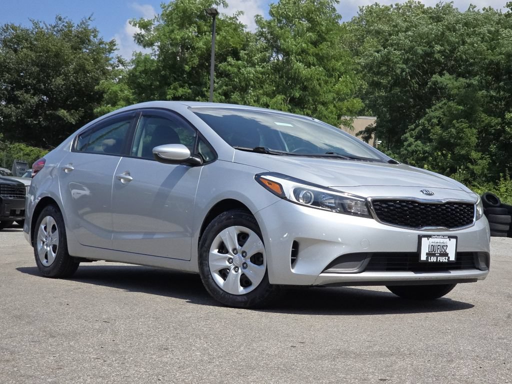 Used 2017 Kia Forte LX FWD image 1