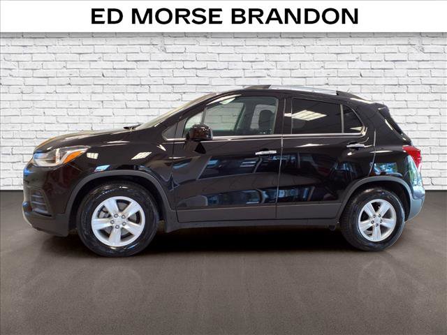 Used 2020 Chevrolet Trax LT w/ LT Convenience Package FWD image 2