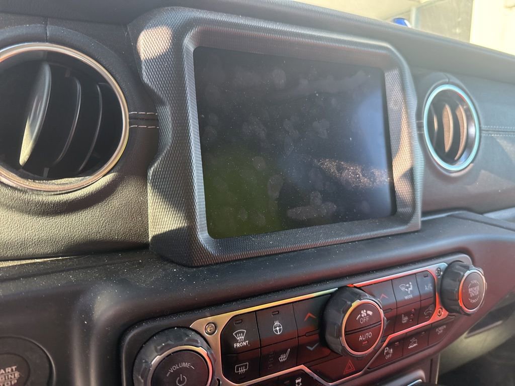 Used 2021 Jeep Wrangler Unlimited Sahara w/ Cold Weather Group image 19