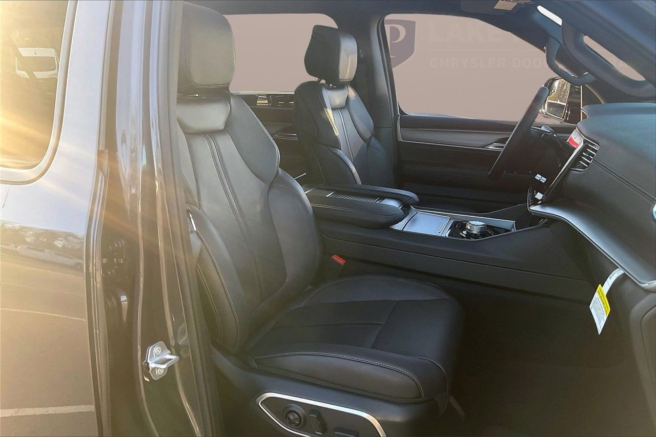 New 2026 Jeep Grand Wagoneer L Limited w/ Premium Group II image 25