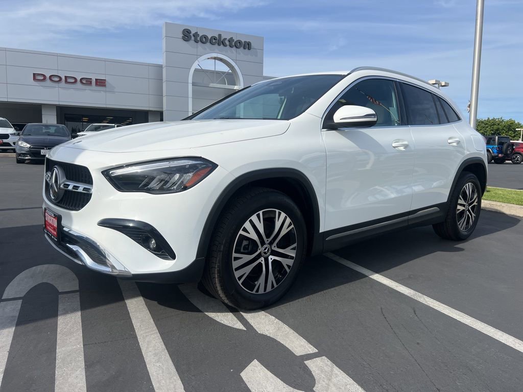 Used 2025 Mercedes-Benz GLA 250 4MATIC image 4