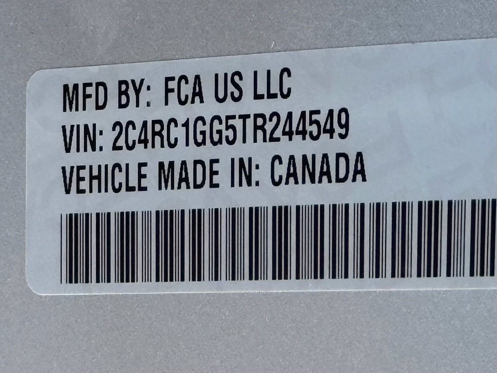 New 2026 Chrysler Pacifica Limited w/ Uconnect Theater Family Group FWD image 40