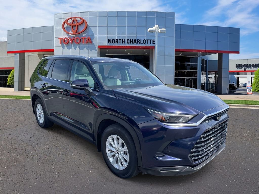 Used 2025 Toyota Grand Highlander FWD image 3