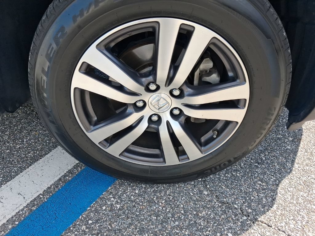 Used 2017 Honda Pilot EX image 14