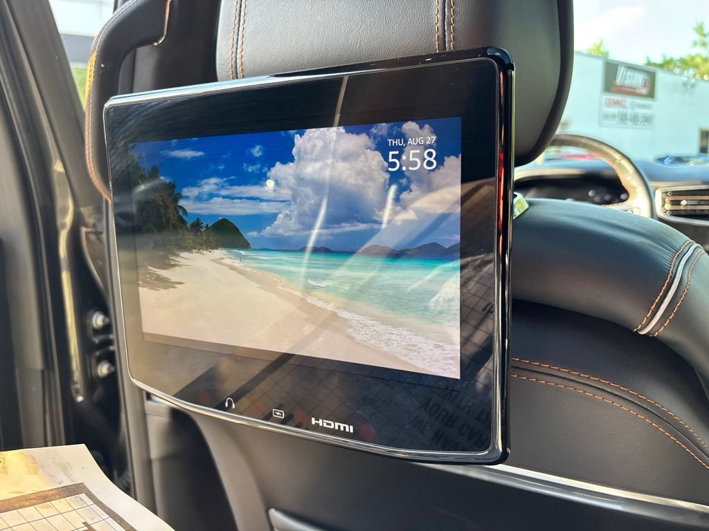Used 2022 Jeep Grand Wagoneer Series III w/ Rear Seat Video Group 1 AWD/4WD image 28