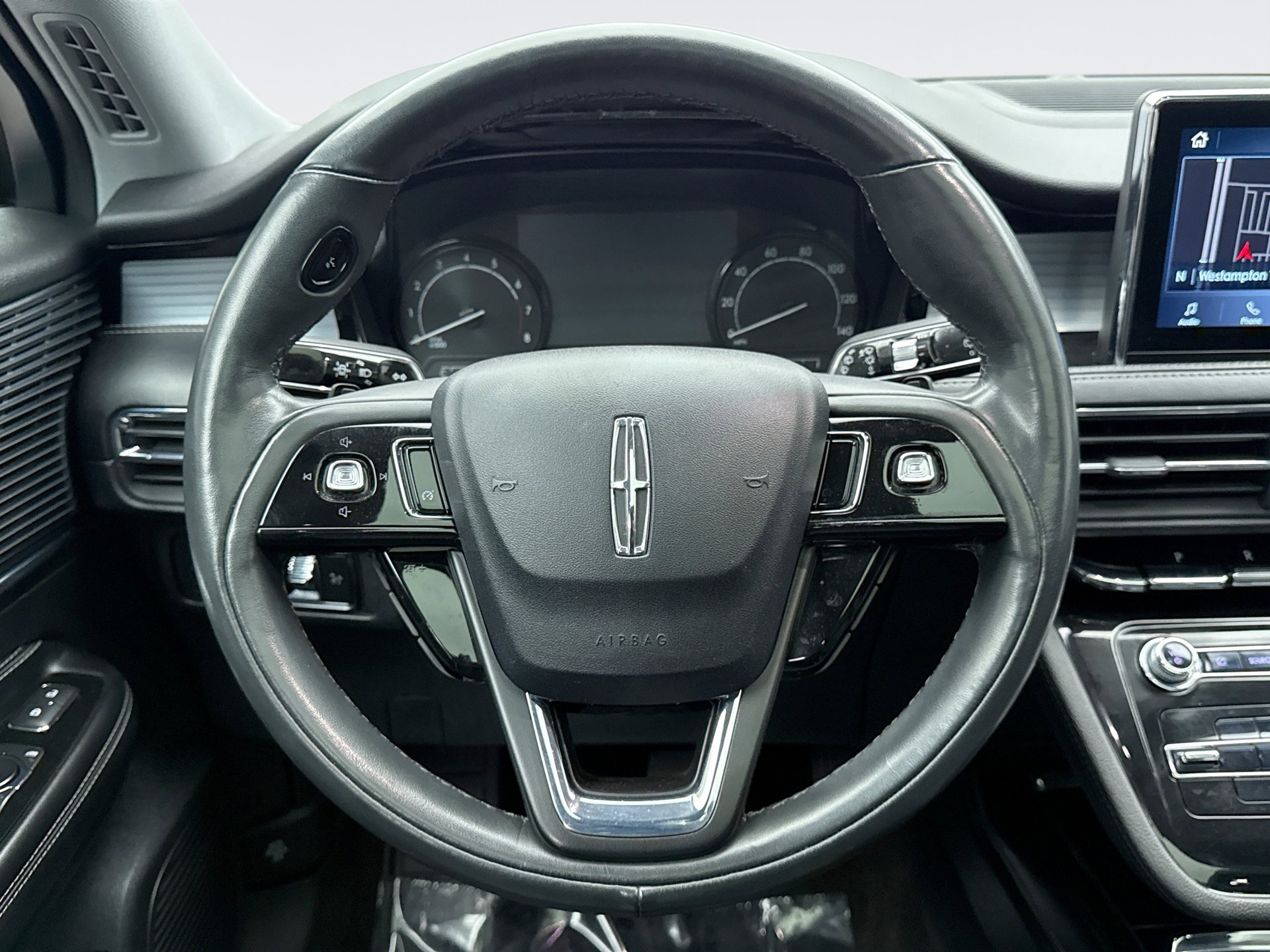 Used 2021 Lincoln Corsair AWD w/ Premium Package image 12