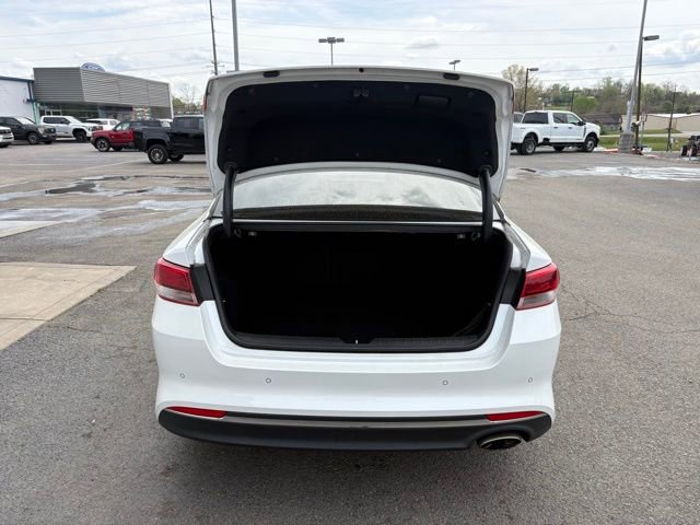 Used 2018 Kia Optima LX w/ 17" Alloy Wheels Package image 30