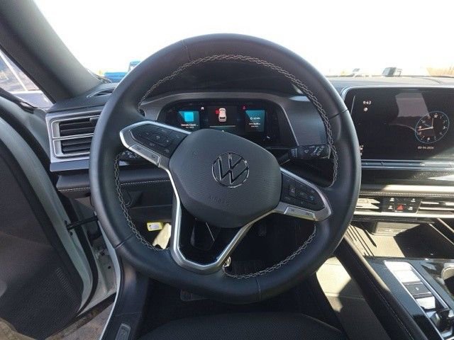 Used 2025 Volkswagen Atlas Cross Sport SE image 15